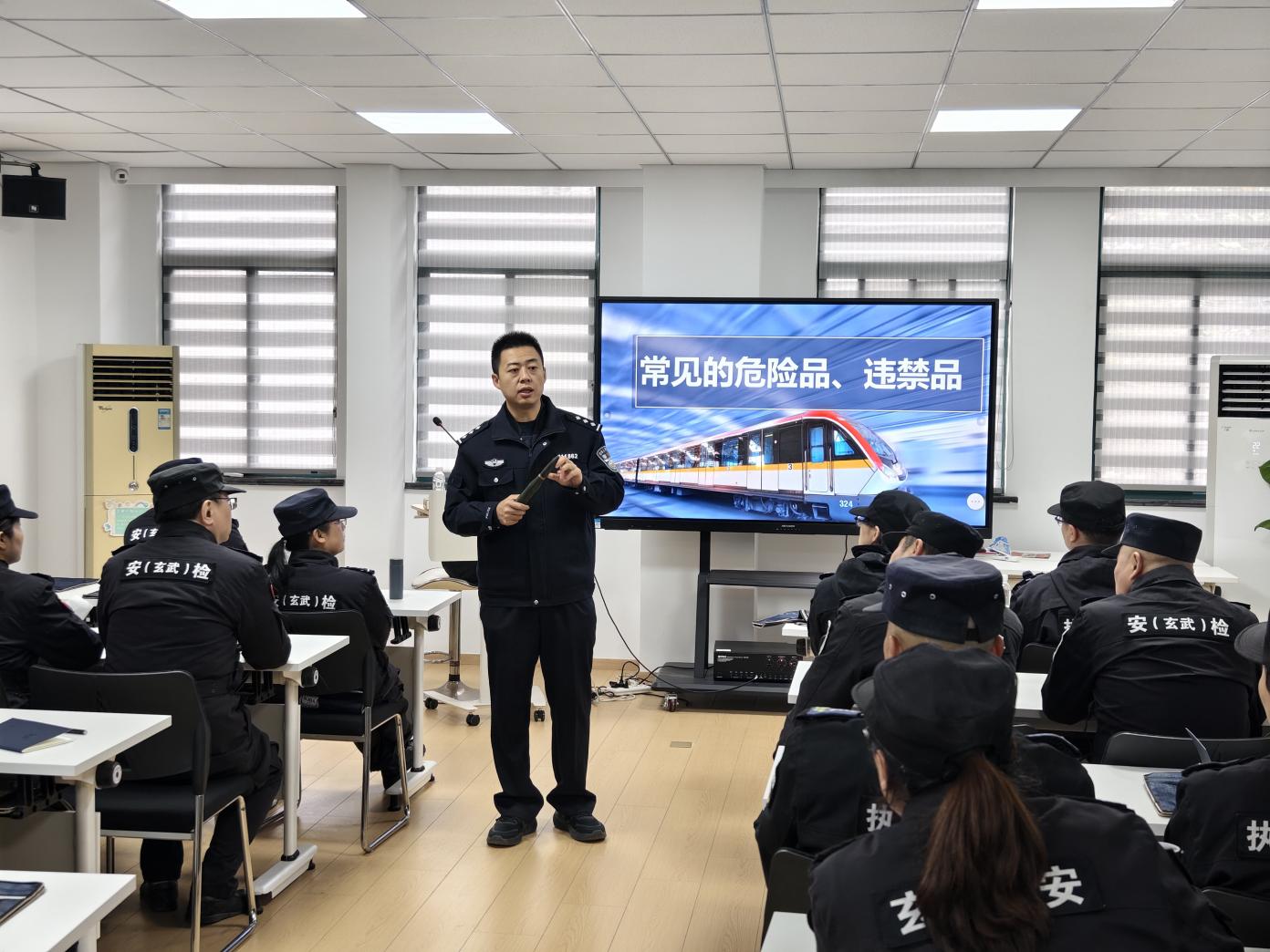 E:/25.12.10后 上传网站留存/以专业守护安全 用实战淬炼本领/照片/4cc3490dfea041d8d6c96d17b497cc5f.jpg4cc3490dfea041d8d6c96d17b497cc5f