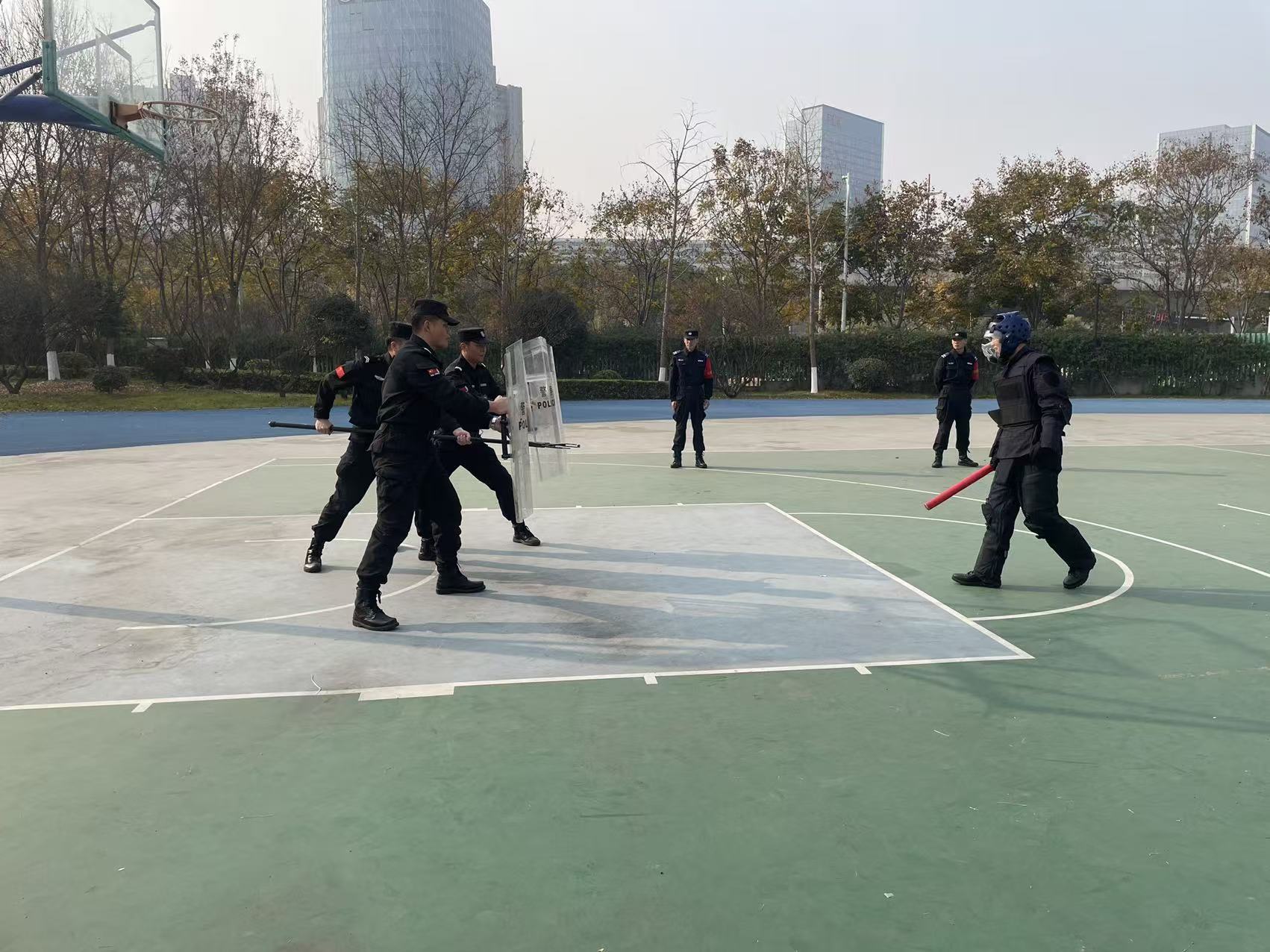 E:/25.12.10后 上传网站留存/喜报！南京市保安服务有限公司建邺分公司荣获“校园最小应急单元技能竞赛”一等奖/照片/ef12cf02b7bf17801f82f2d7cee6249a.jpgef12cf02b7bf17801f82f2d7cee6249a